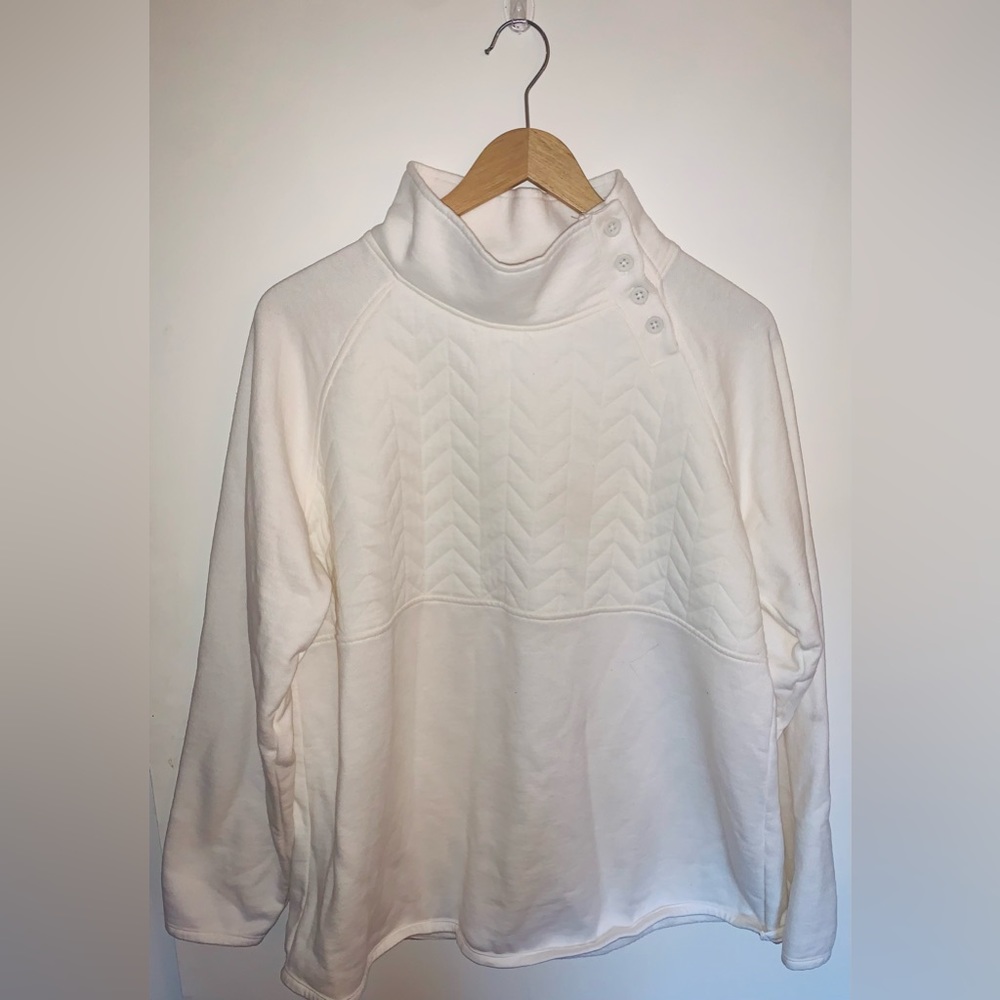 St.  John’s Bay pullover size XL. In like new condition